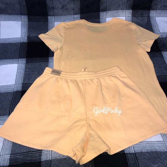 VS PINK CAMPUS shorts outfit with EVERYDAY LOGO TEE SIZE EXTRA LARGE RARE - Picture 10 of 10